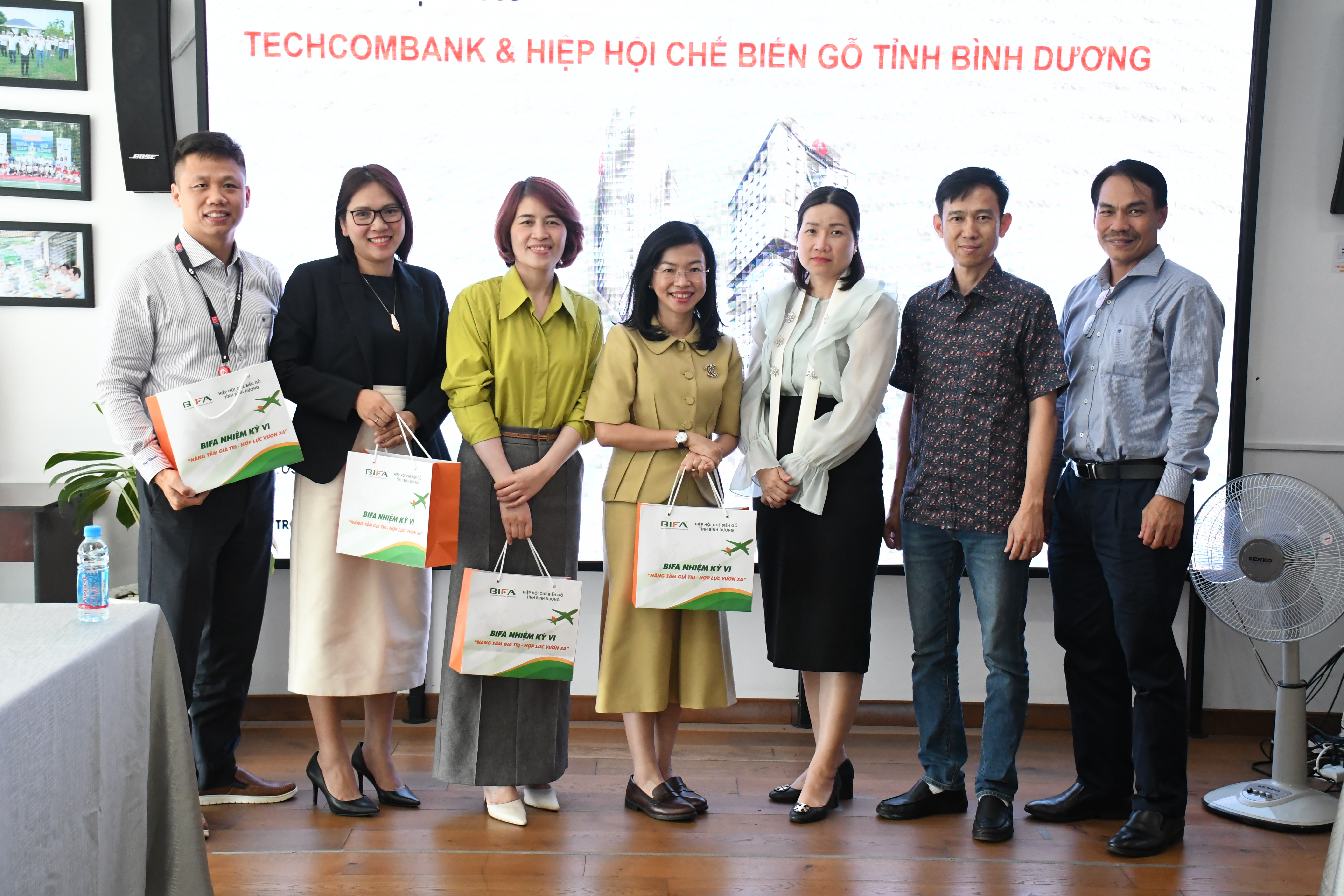 🤝🤝 KẾT NỐI GIAO THƯƠNG - XÚC TIẾN THƯƠNG MẠI 🤝🤝 🏦 NGÂN HÀNG TMCP KỸ THƯƠNG VIỆT NAM (TECHCOMBANK) - KHU VỰC MIỀN NAM 🏦